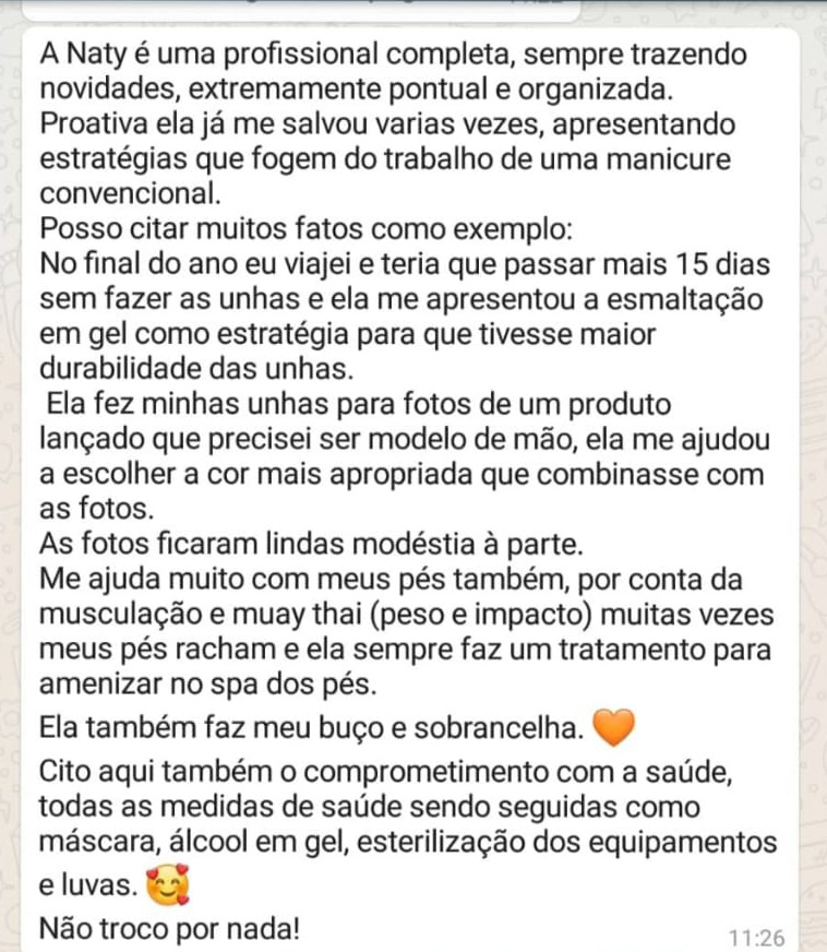 Depoimento detalhado de cliente sobre profissionalismo, pontualidade e cuidado da Natália