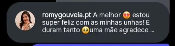 Comentário no Instagram de cliente satisfeita com as unhas